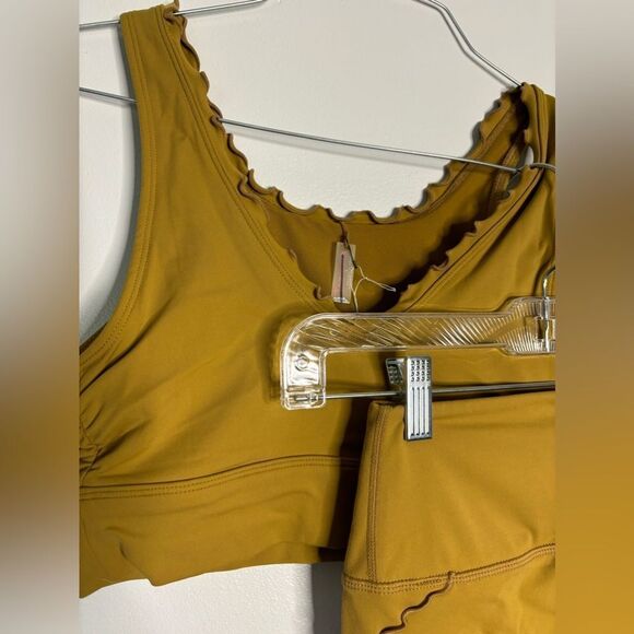 New FP Ruffle Seam Leggings and Crop Top. Small - Picture 4 of 4